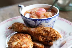 Mechelse koekoek met een speculaaskorstje, rabarber met kandijsuiker