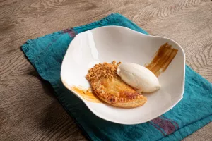 Appel, peer en Limburgse stroop in bladerdeegflap