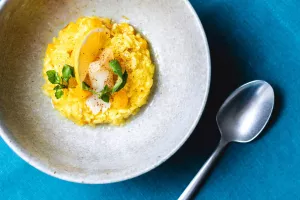 Risotto van Vlaamse gerookte heilbot, pompoen en citroen