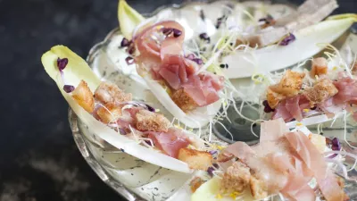 Grondwitloofblaadjes met Antwerpse charcuterie