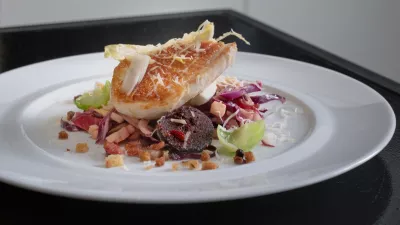 Caesar salad met Mechelse koekoek, Limburgse stroop en schuimwijn uit het Dijleland