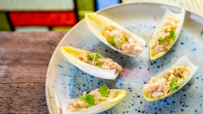 Hapje met grondwitloof, potjesvlees uit de Westhoek BGA en straffe mosterd uit het Leuvense