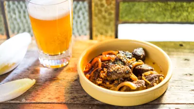 Stoofvlees met Oude geuze, kandijsiroop, Leuvense mosterd en Belgische speculaas