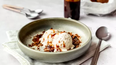 Vanille-speculaasijs met Limburgse stroop en koffiesiroop