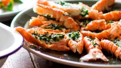 Langoustines met kruidenboter en frisse sla van waterkers uit Haspengouw 