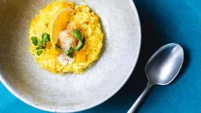 Risotto van Vlaamse gerookte heilbot, pompoen en citroen