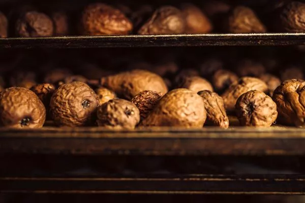 Peren drogen in de oven. Streekproduct.be