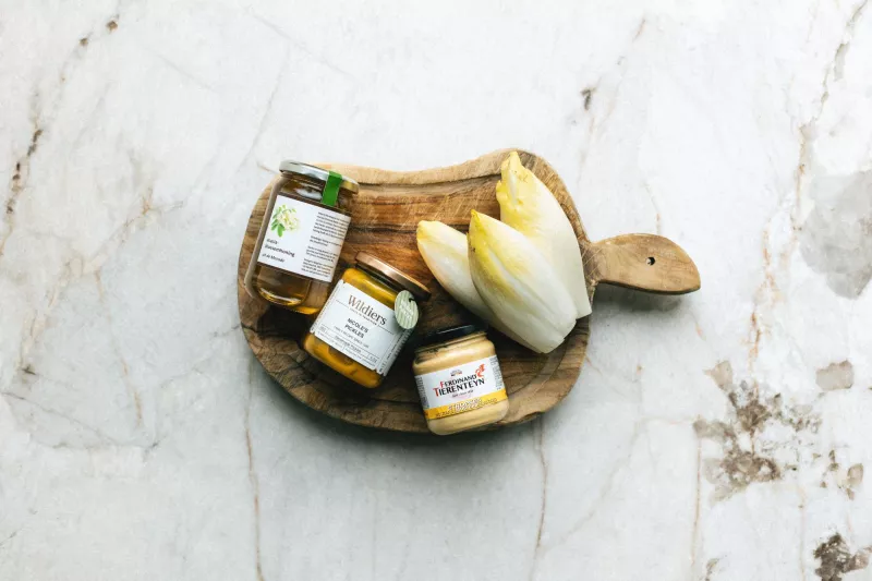 Rosé kalfsvlees met Belgische picklescrème en grondwitloof  Streekproduct.be